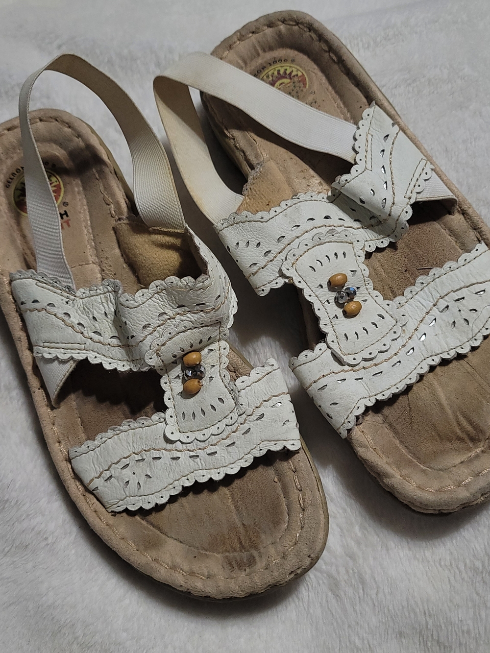 Earth Spirit White Leather Slingback Sandals with Bead Accent Sz 9